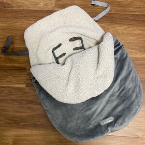 JJ Cole Bundle Me faux shearling car seat cover
